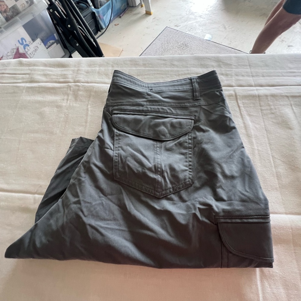 Kuhl Women's Gray Cargo Shorts